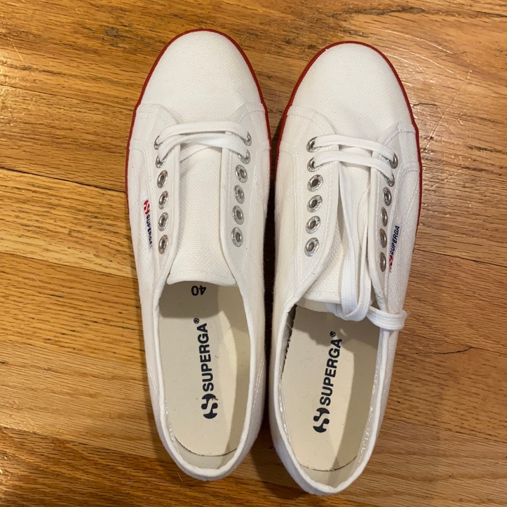 white supergas with rainbow platforms